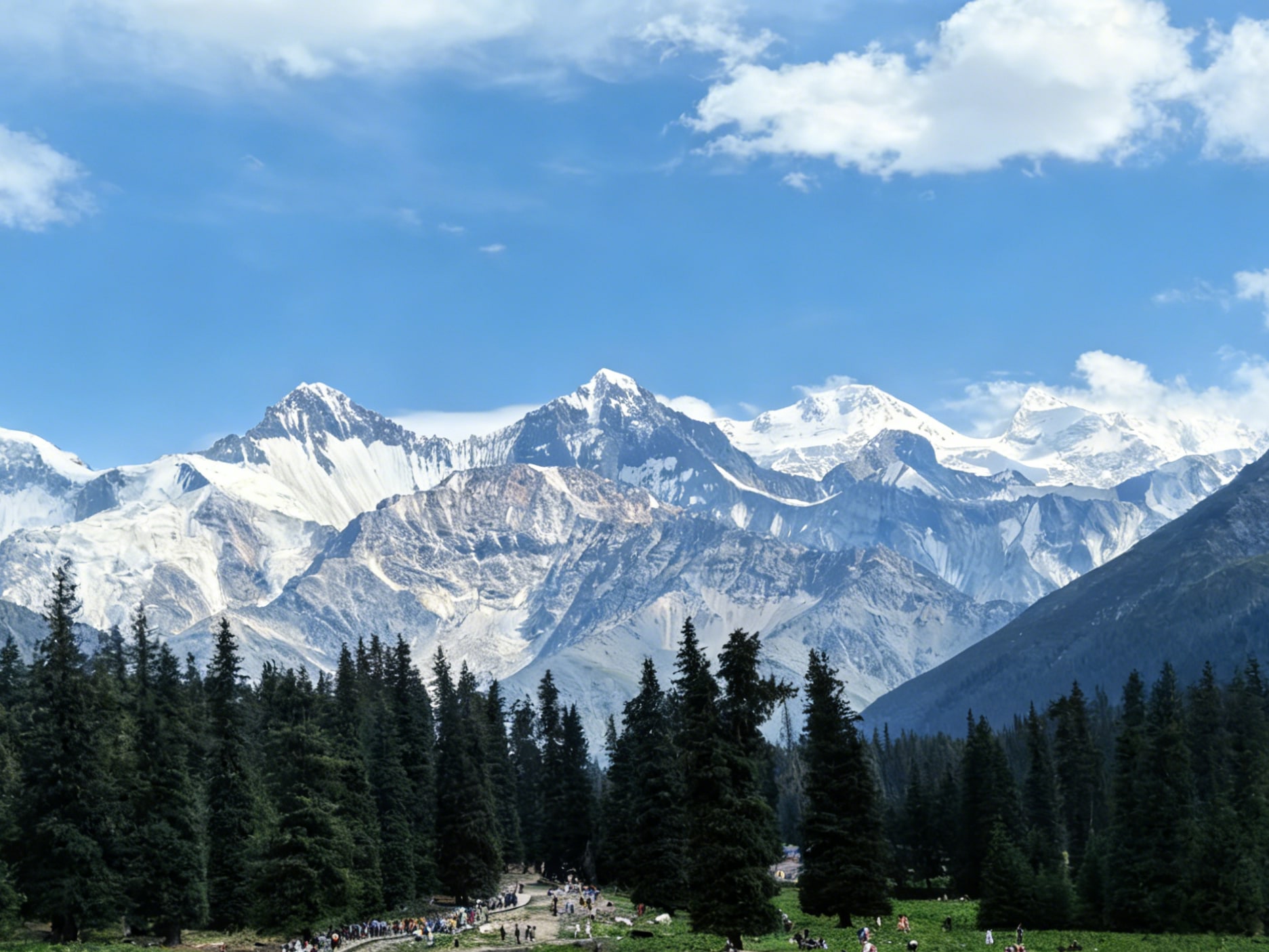 The Xiate (Shatar) Scenic Area is a "vital passage" on the ancient Silk Road and has been named "the most wildly beautiful scenic area in Yili" by China National Geographic.