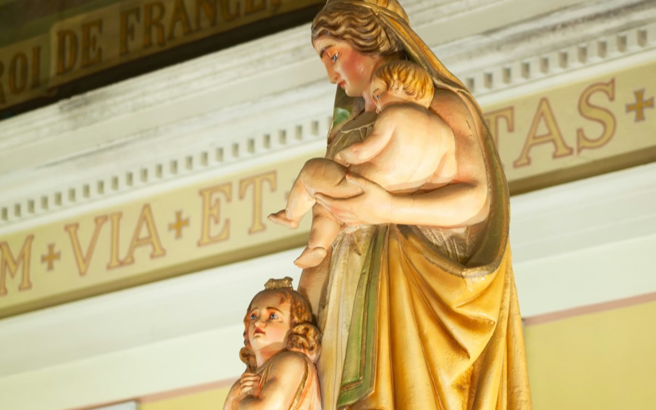 透過聖路易大教堂語音導覽,探索神聖藝術背後深遠的故事 透過聖路易大教堂語音導覽,探索神聖藝術背後深遠的故事