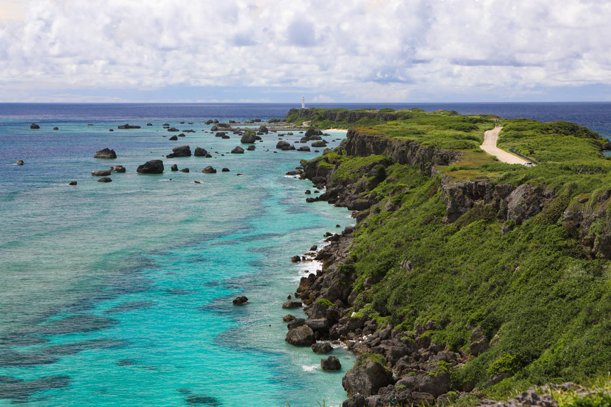 【東平安名崎】日本百選海岬的震撼視野，360度環海的壯闊景觀，是宮古島最具氣勢的自然地標。感受到宮古島大自然的壯麗與純粹。