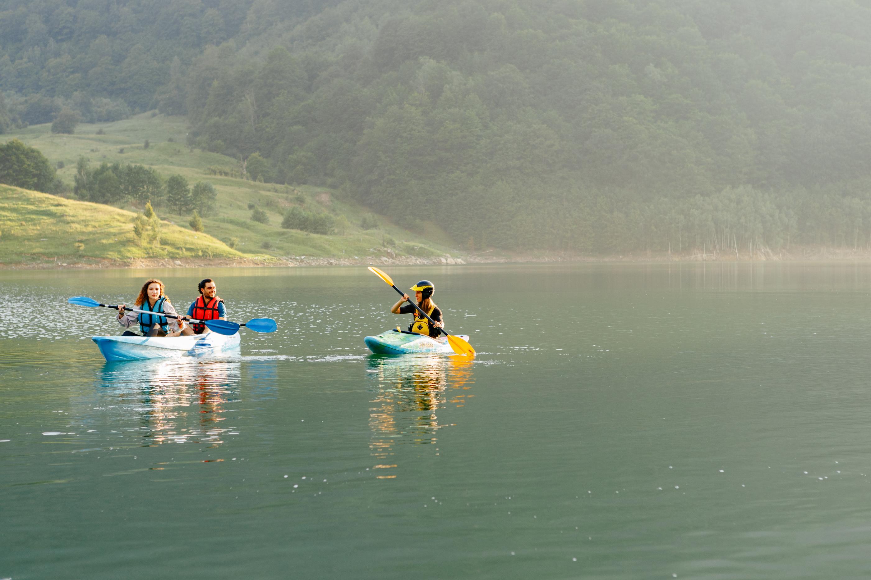 錫里烏山湖划艇探險
