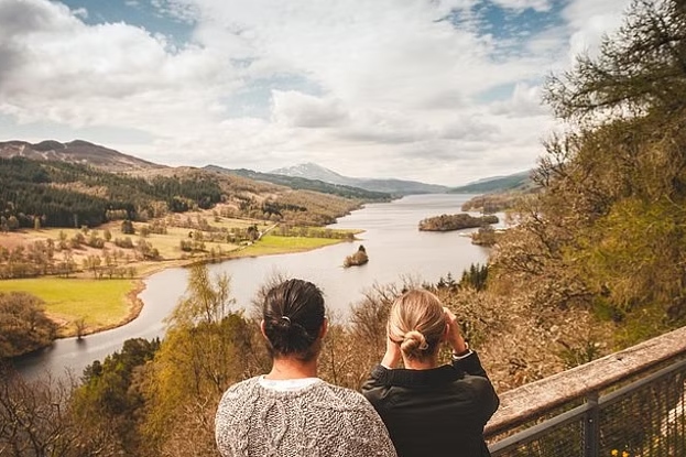 Highland Lochs, Glens, and Whisky day tour from Edinburgh