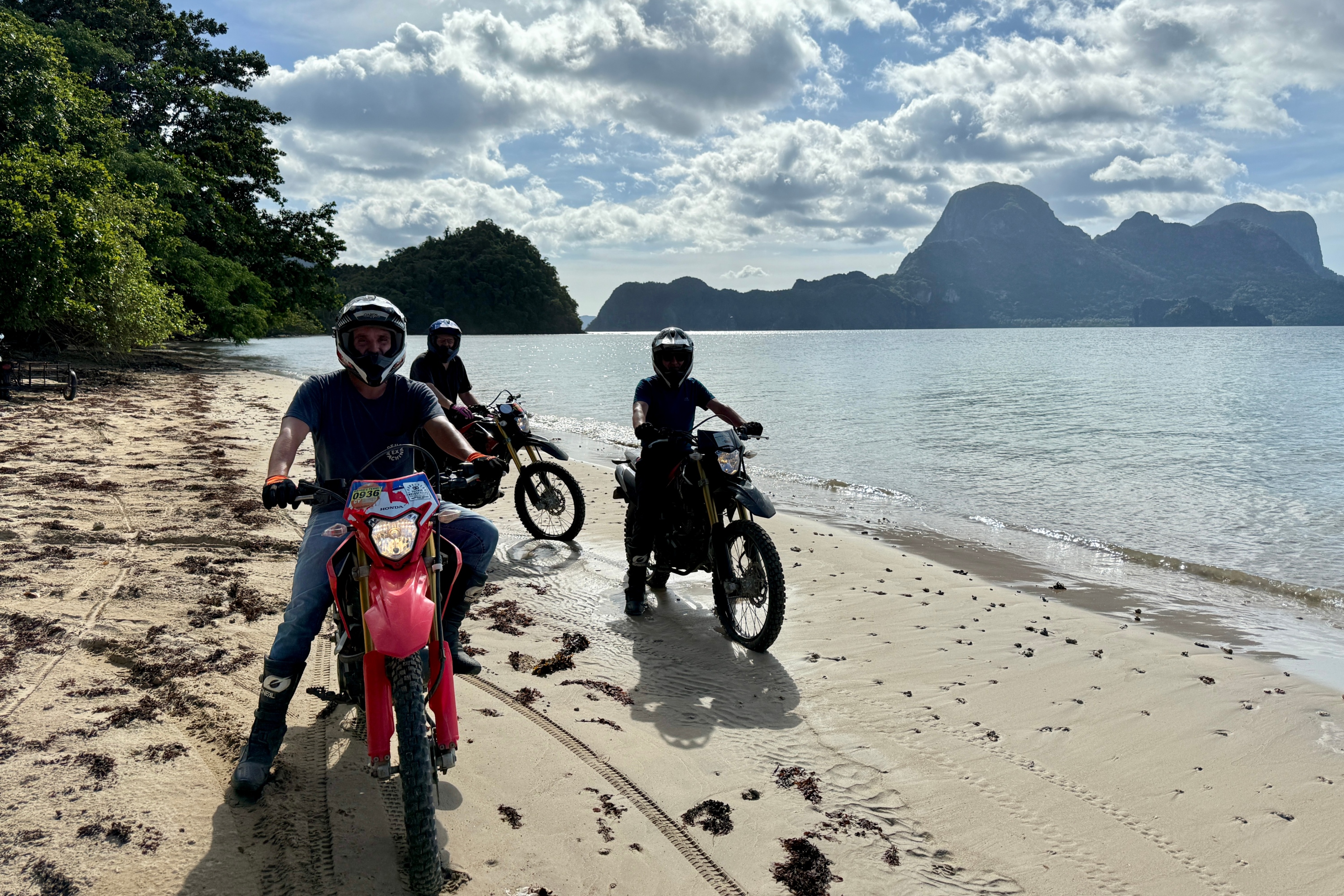 Dirt Bike and Enduro Adventure Tour in El Nido