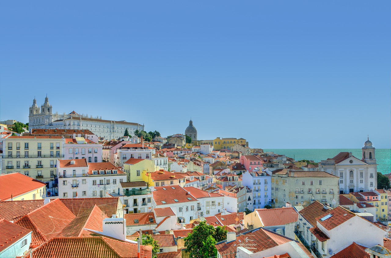 From Lisbon: Private Fátima, Nazaré & Óbidos Full-Day Trip