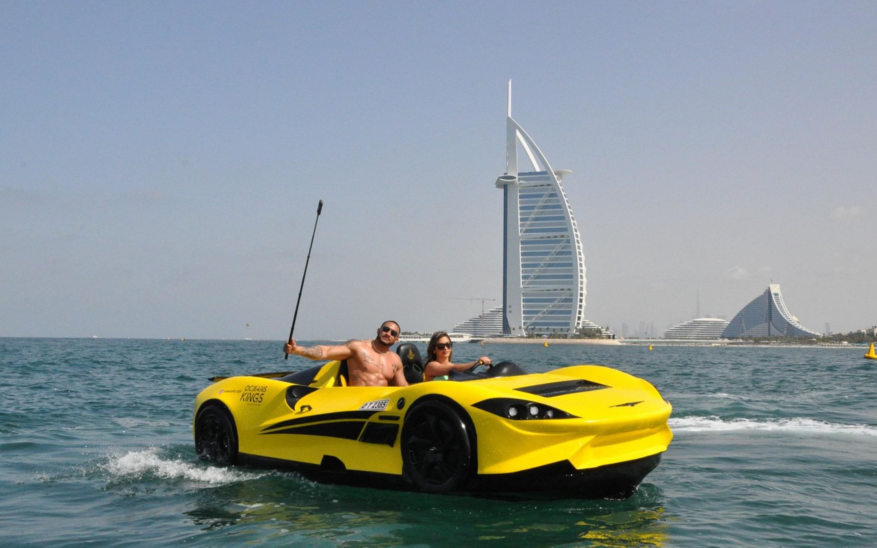 在卓美亞帆船飯店體驗噴射飛車，在水上創造難忘時刻