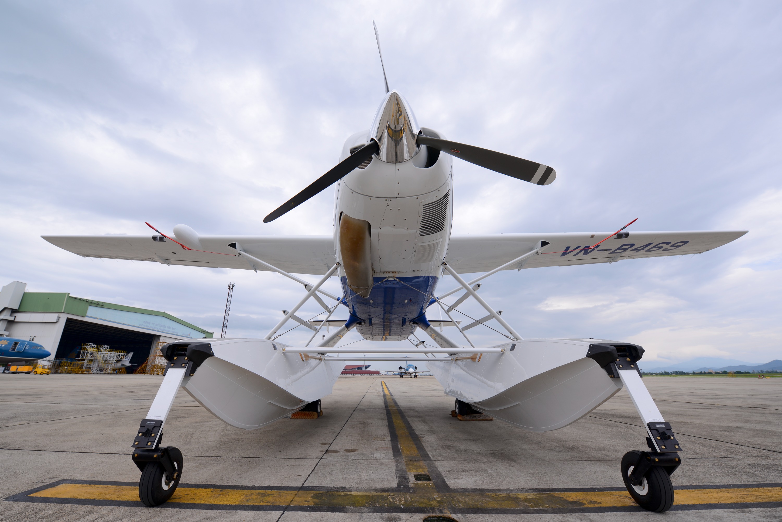 Ha Long Bay Scenic Seaplane Flight Experience