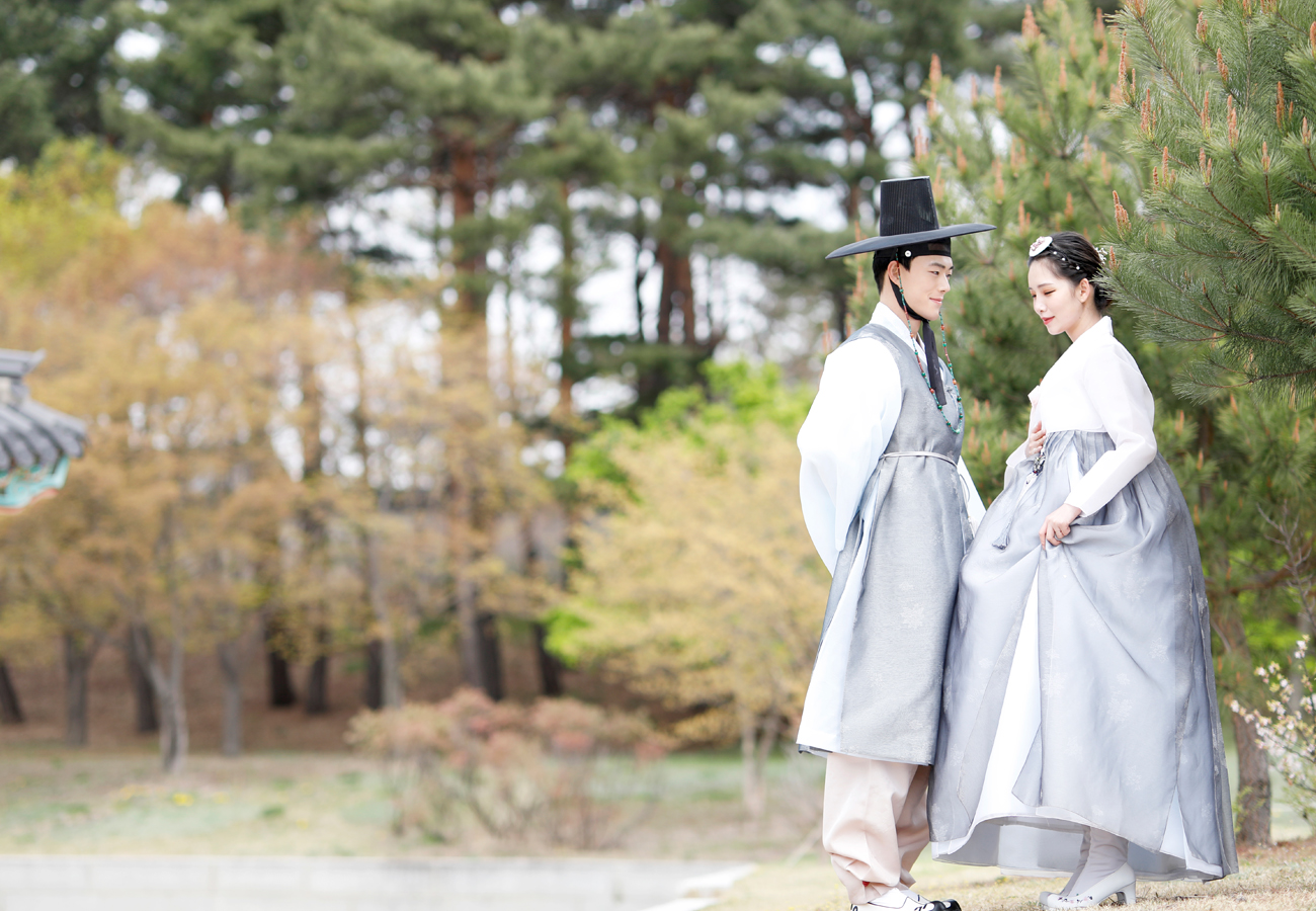 Hanbok Rental at Yongin Korean Folk Village by Hanboknam