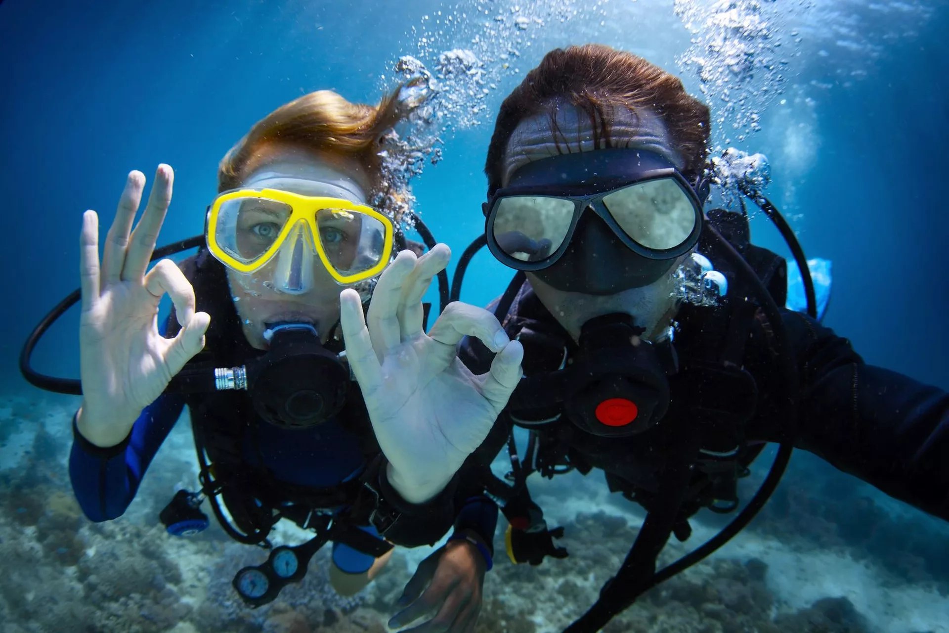 巴塞隆納的高氧之旅：PADI 中心的電子學習潛水課程