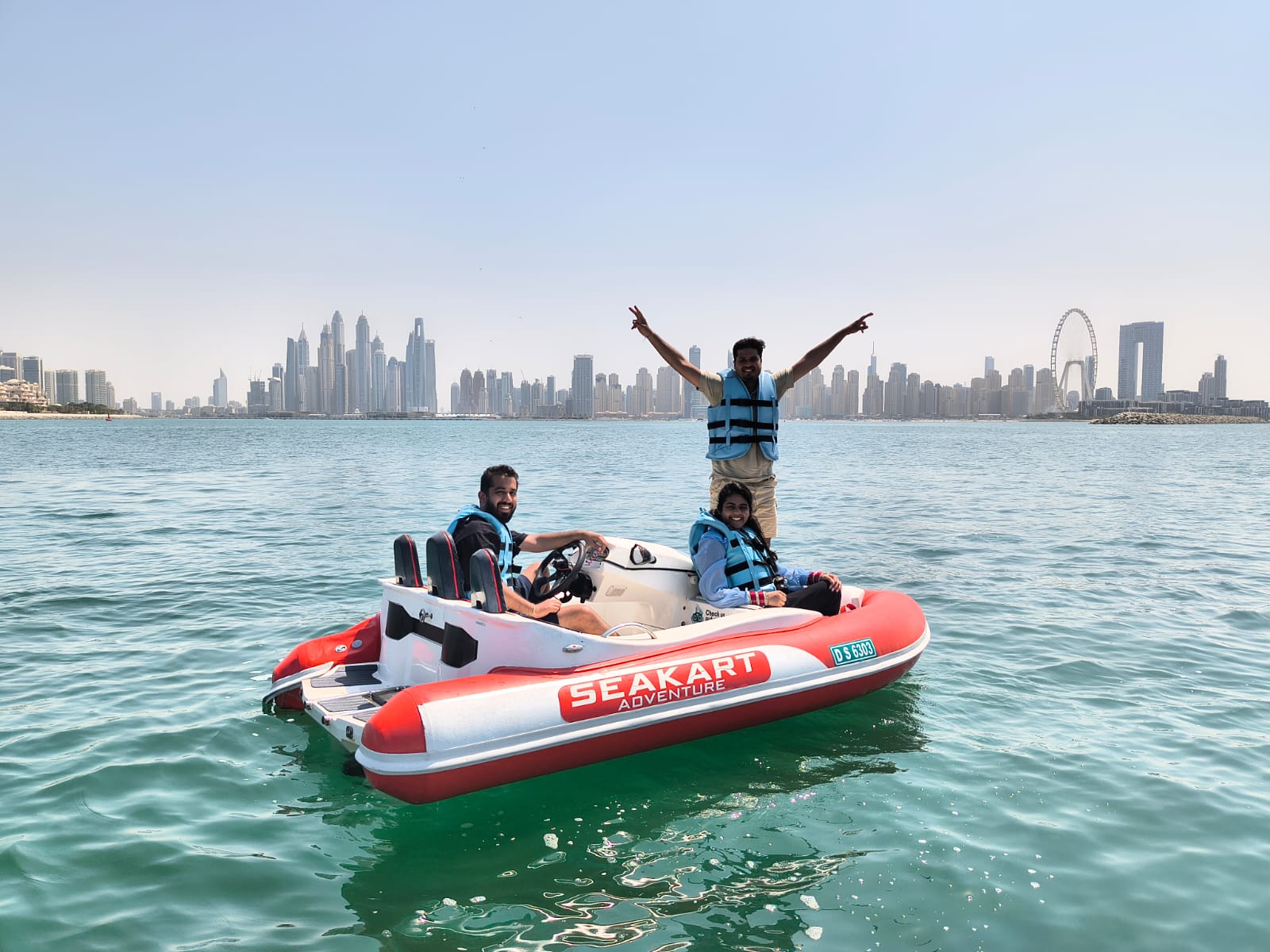 杜拜 Seakart 電動充氣船自駕體驗（Adventure Zone Dubai 提供）