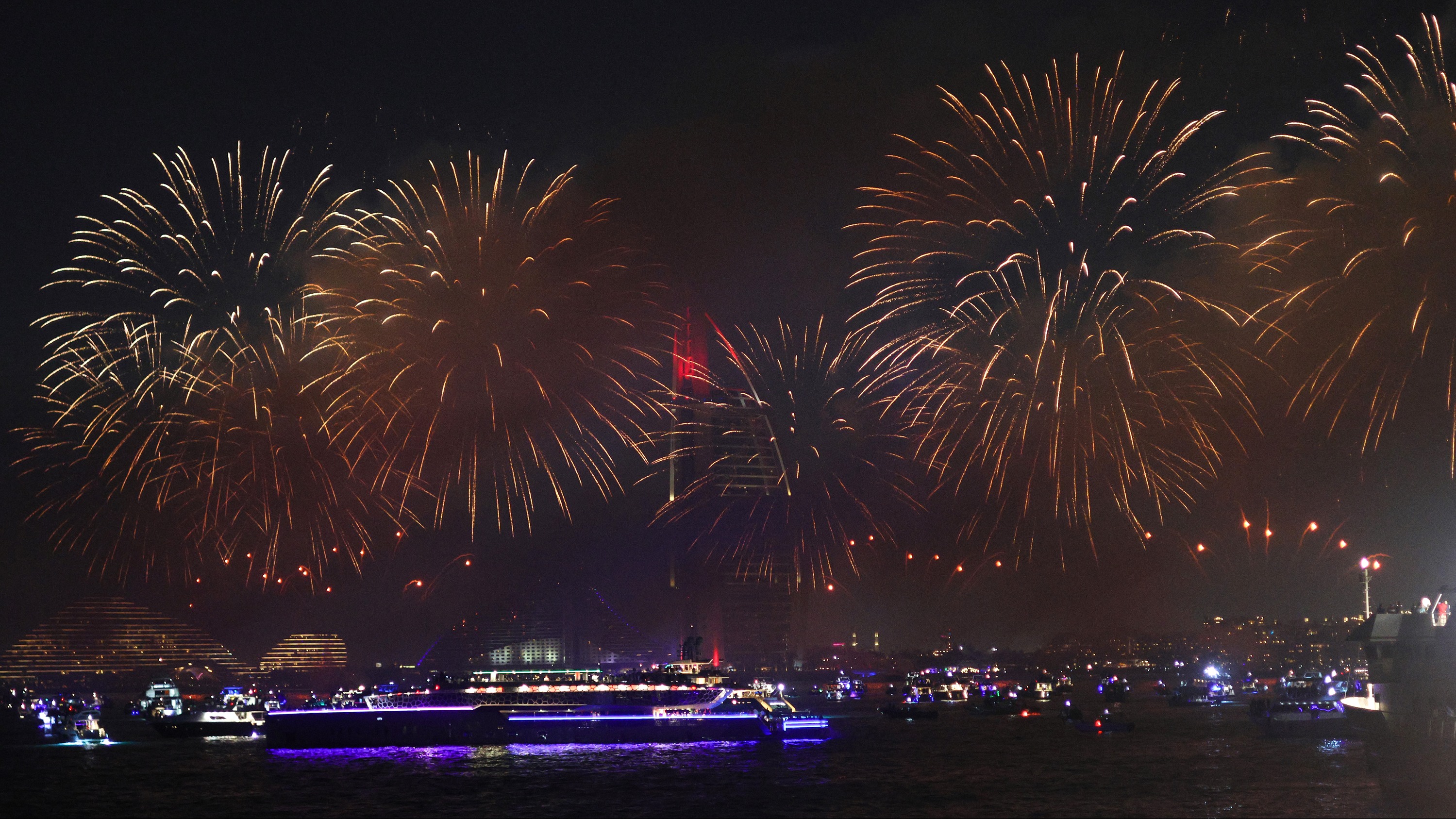 Ring in the New Year with elegance, dancing, and picture-perfect moments