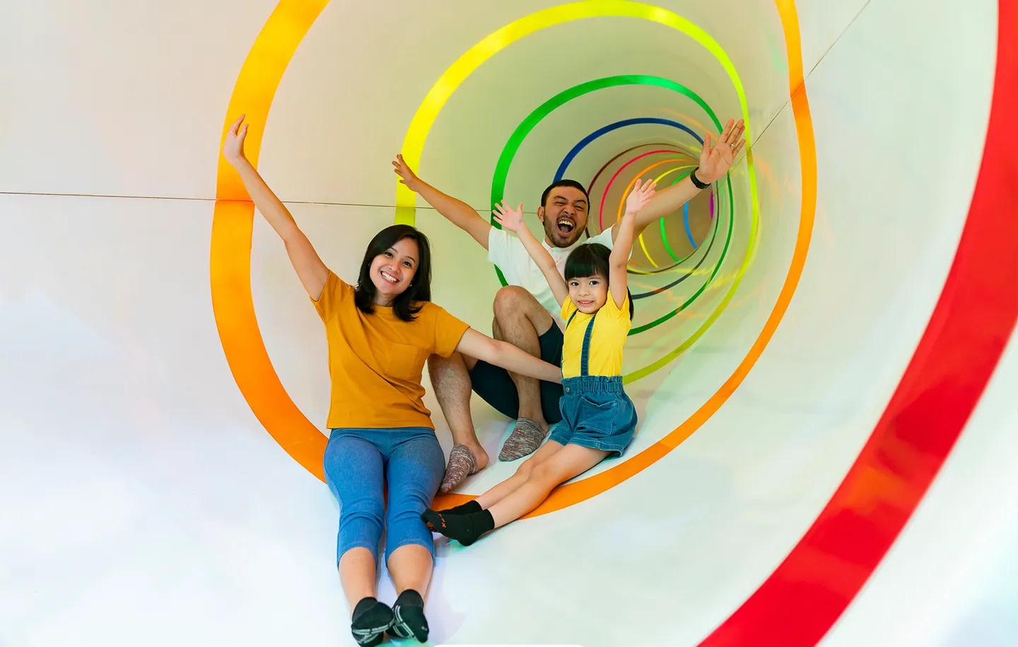 帶著全家人一起到 Playtopia,盡情享受歡樂氛圍! 帶著全家人一起到 Playtopia,盡情享受歡樂氛圍!