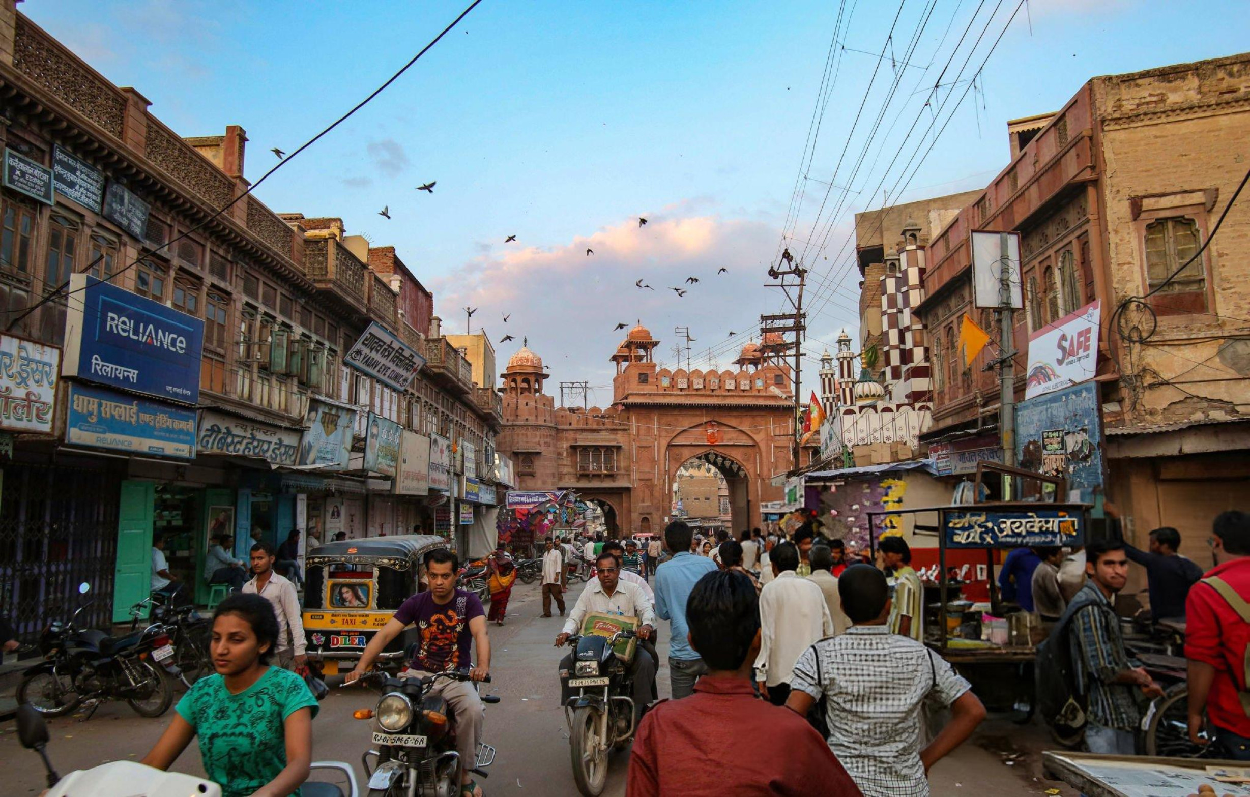 Royal Bikaner: Guided Half-Day City Sightseeing in Private Car
