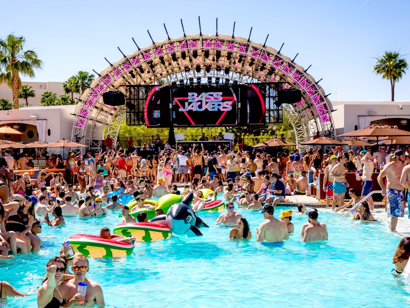 Pool Party Crawl with Party Bus and Fast-Pass Entry in Las Vegas 