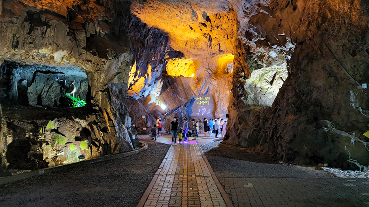 蔚山紫水晶洞窟公園
行程包含紫水晶洞窟公園門票。
遊船體驗為自選行程，可於現場加購。