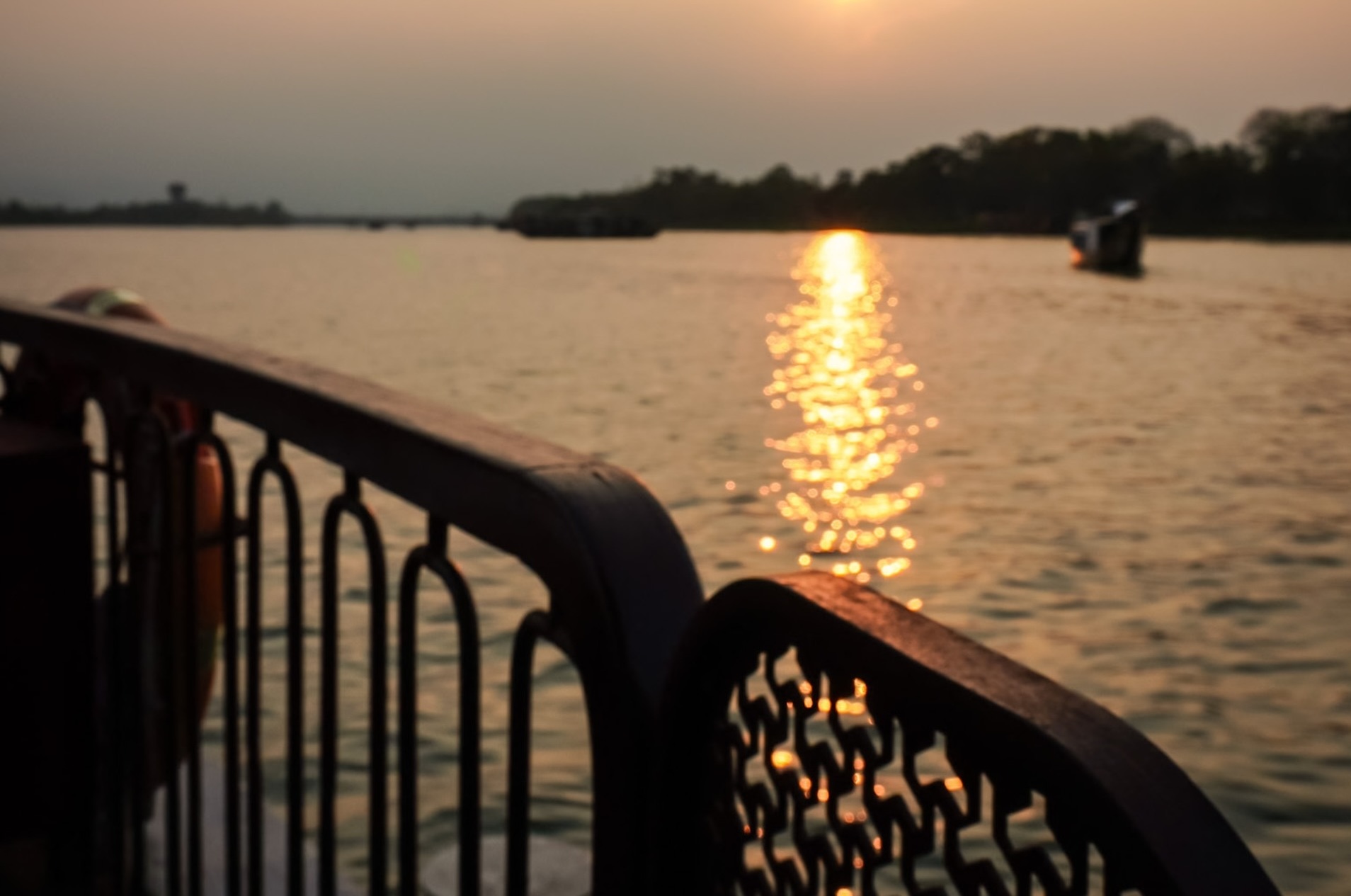 Experience Huong River & Thien Mu Pagoda by Cruise