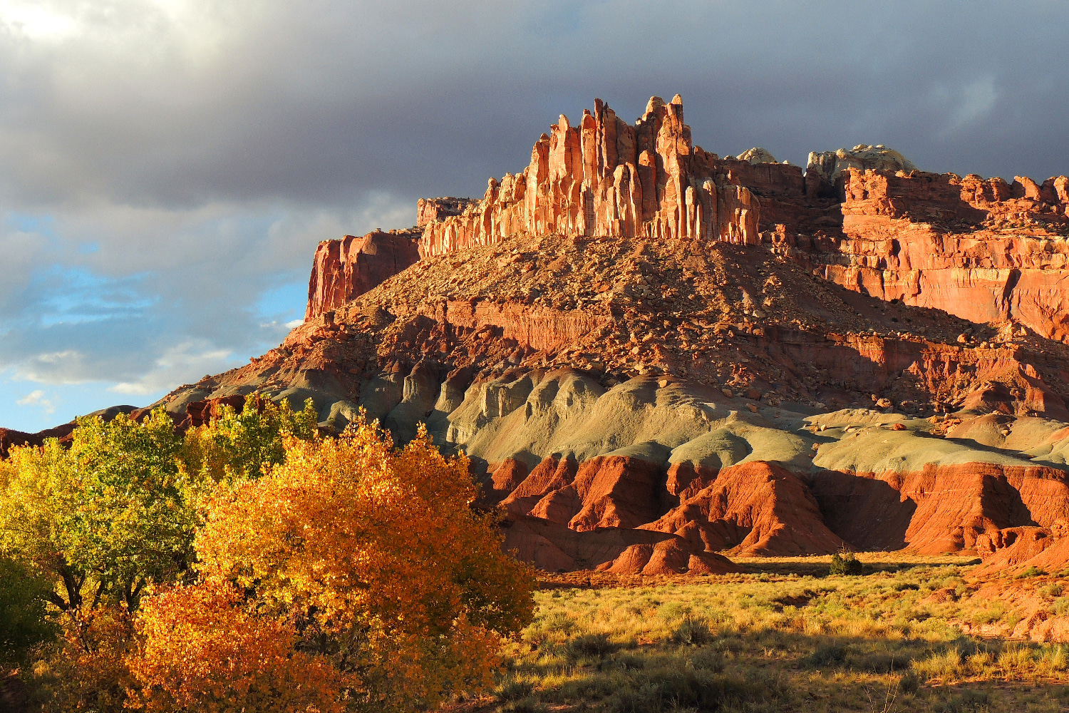 Scenic Route 24 leads you through Capitol Reef’s unique landscapes, rich in history and beauty