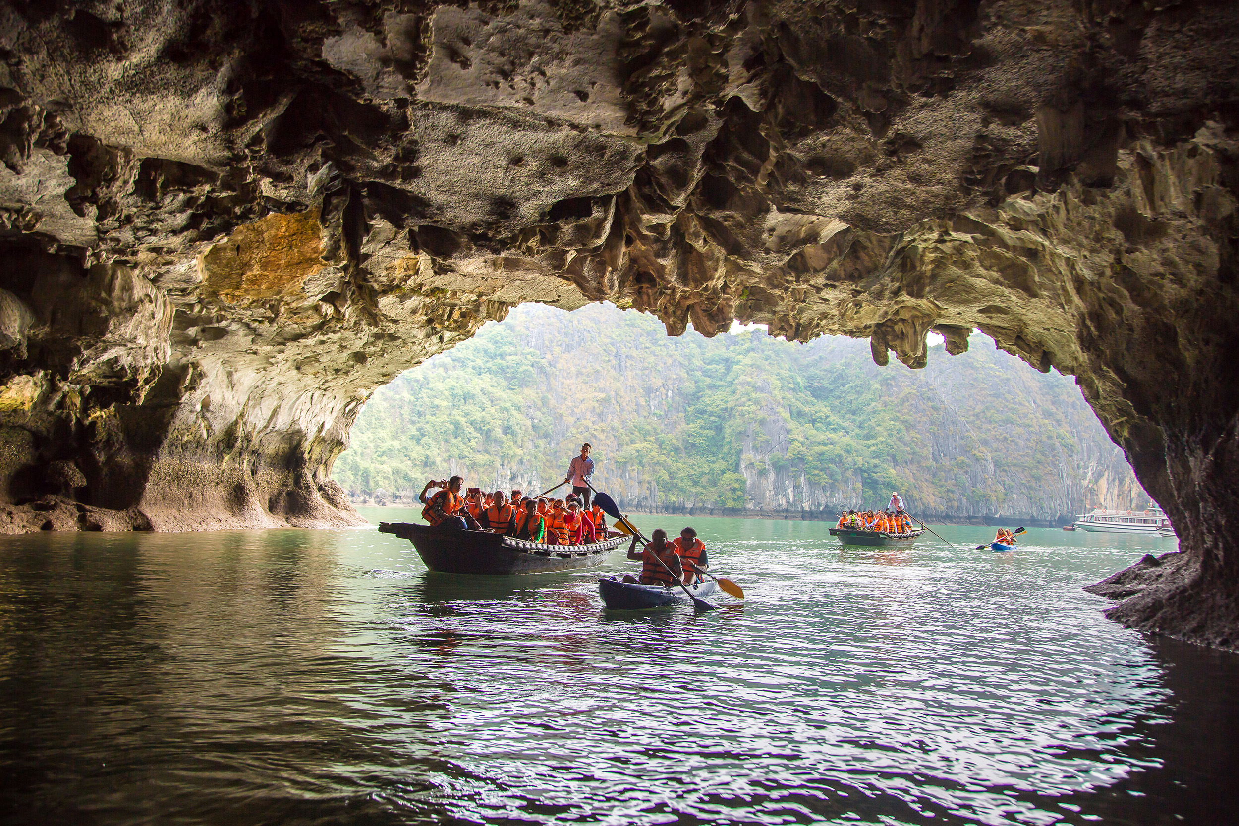 [路線二] 乘坐平陽 68 號豪華遊輪體驗下龍灣一日遊 (Ha Long Bay Day Tour By Luxury Binh An 68 Cruise)