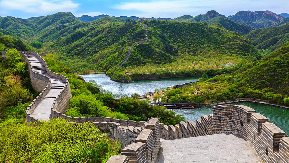The uncrowded section with less traveled but Huanghuacheng Great Wall with more-varied scenery and activities. 