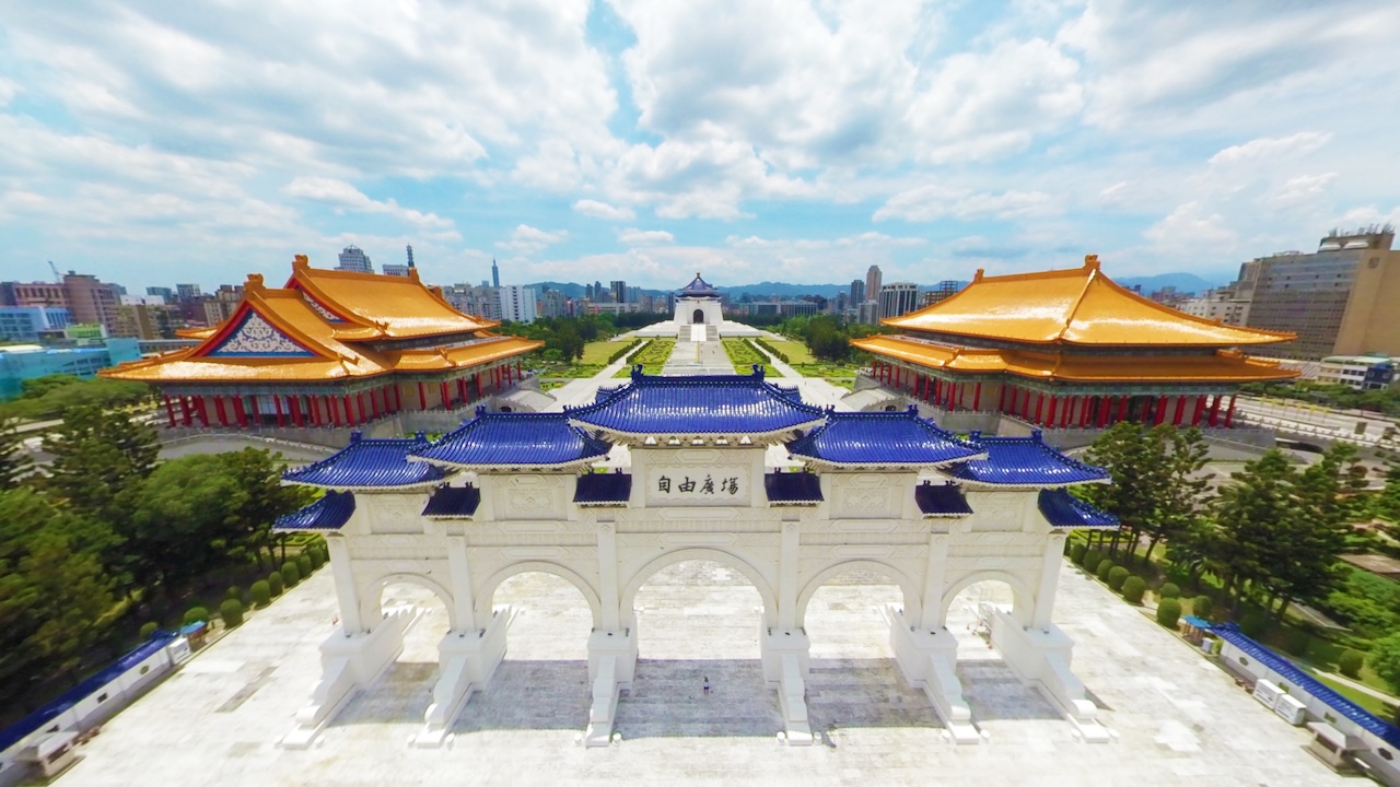 國立故宮博物院與中正紀念堂半日市區之旅