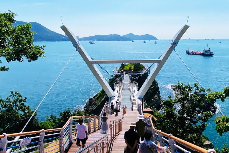 釜山天空步道 & 甘川洞文化村 & 海東龍宮寺之一日遊