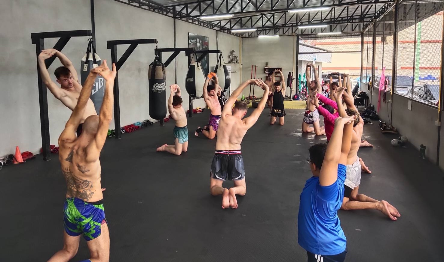 我們非常歡迎女性朋友參加,課程對女性非常友善。課程也適合兒童,是闔家同樂的絕佳選擇。 我們非常歡迎女性朋友參加,課程對女性非常友善。課程也適合兒童,是闔家同樂的絕佳選擇。