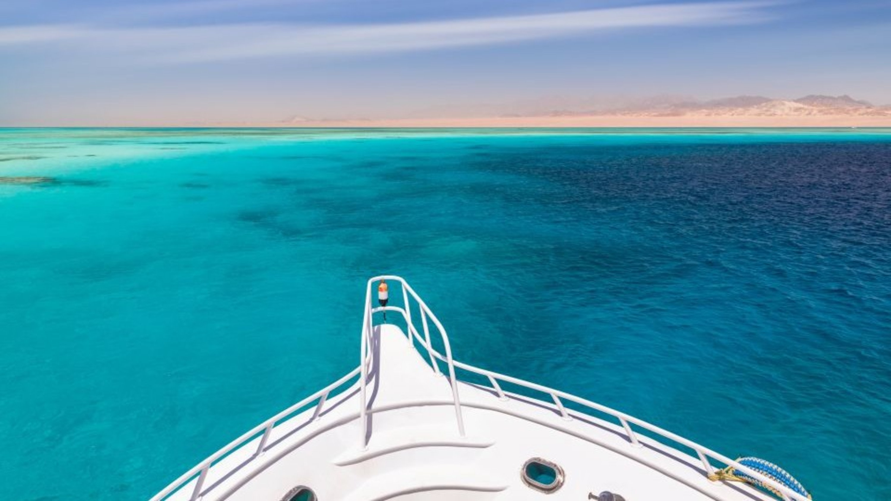 航向天堂般的仙境——無垠的碧綠海水、金黃沙灘,以及充滿冒險的未來! 航向天堂般的仙境——無垠的碧綠海水、金黃沙灘,以及充滿冒險的未來!