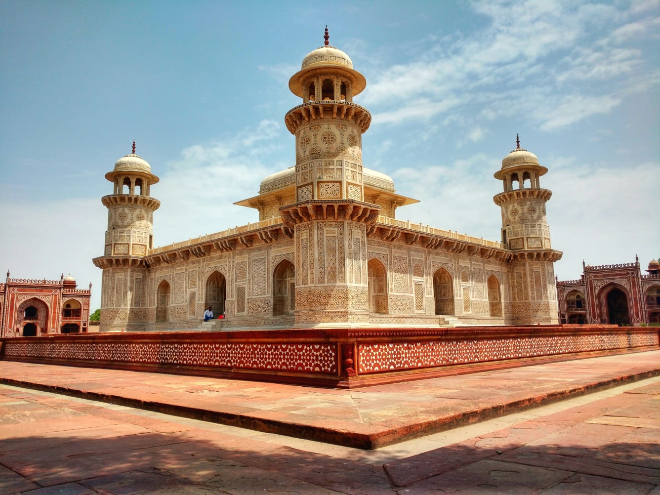 泰姬瑪哈陵 (Taj Mahal) 與阿格拉 (Agra) 之旅（德里 (Delhi) 出發），含午餐和門票選項