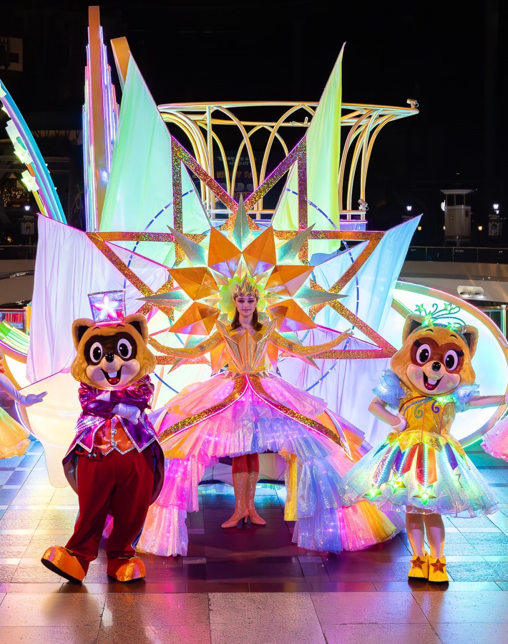 "Festivals", full of distinctive seasonal parades.