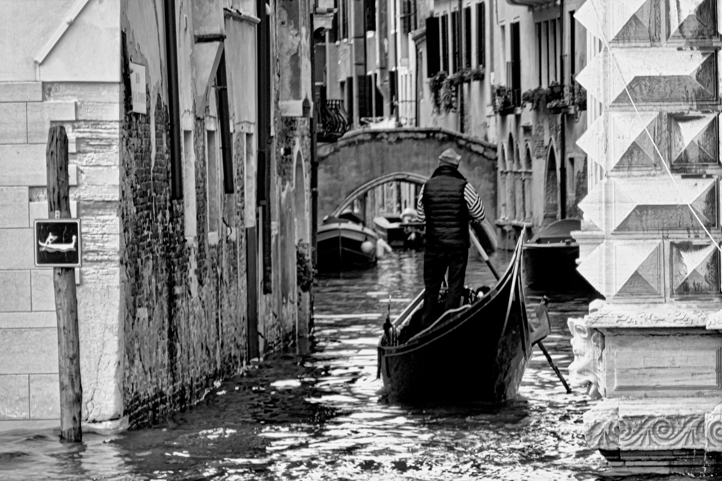 Grand Canal Gondola Ride Experience in Venice