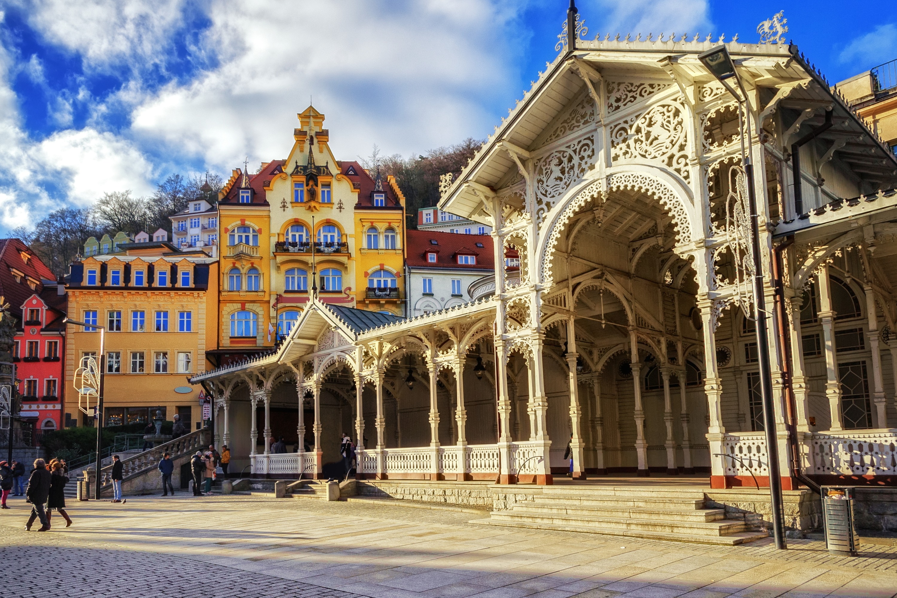 Karlovy Vary and Watchtower Diana One-Day Tour from Prague