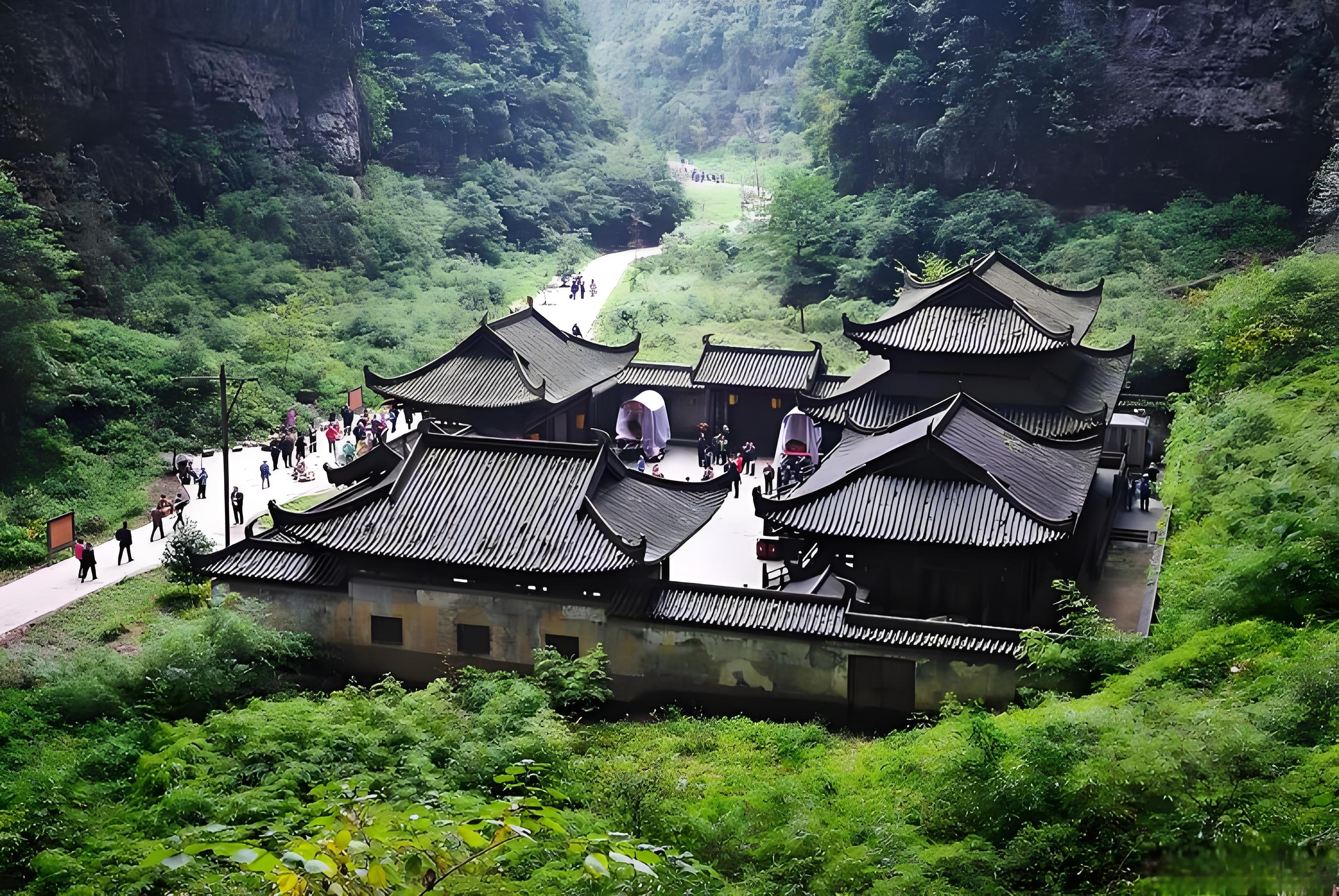 重慶出發武隆天生三橋 喀斯特地貌私人導覽一日遊