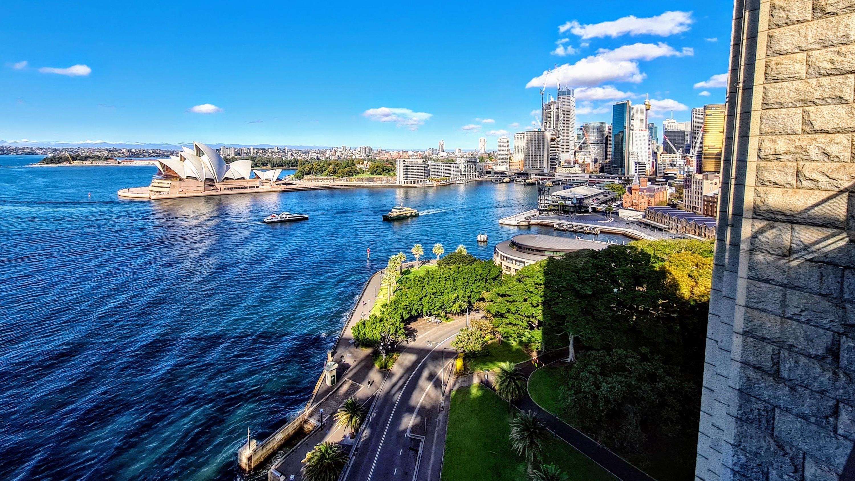 Quay People: Sydney Harbour Walking Tour with Aussie Treats