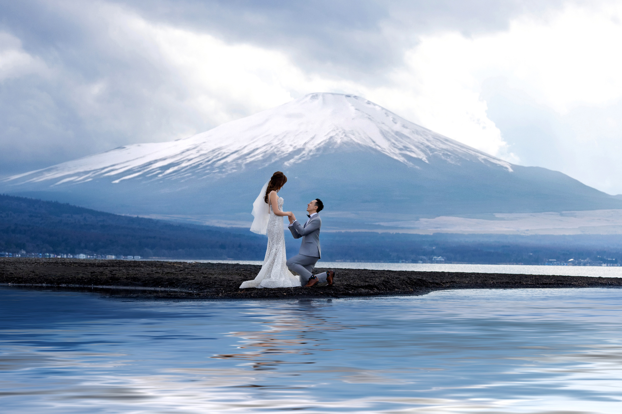 山中湖交流廣場KIRARA - 視野開闊的湖畔區域，可欣賞富士山全景