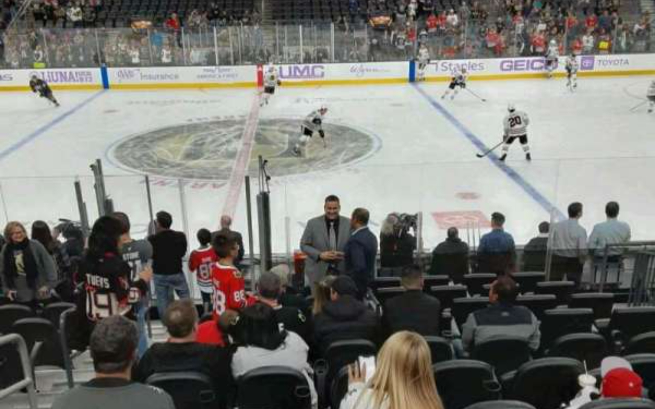 從您的專屬座位，透過場館高科技的燈光與音響效果，近距離感受每一場精彩賽事。