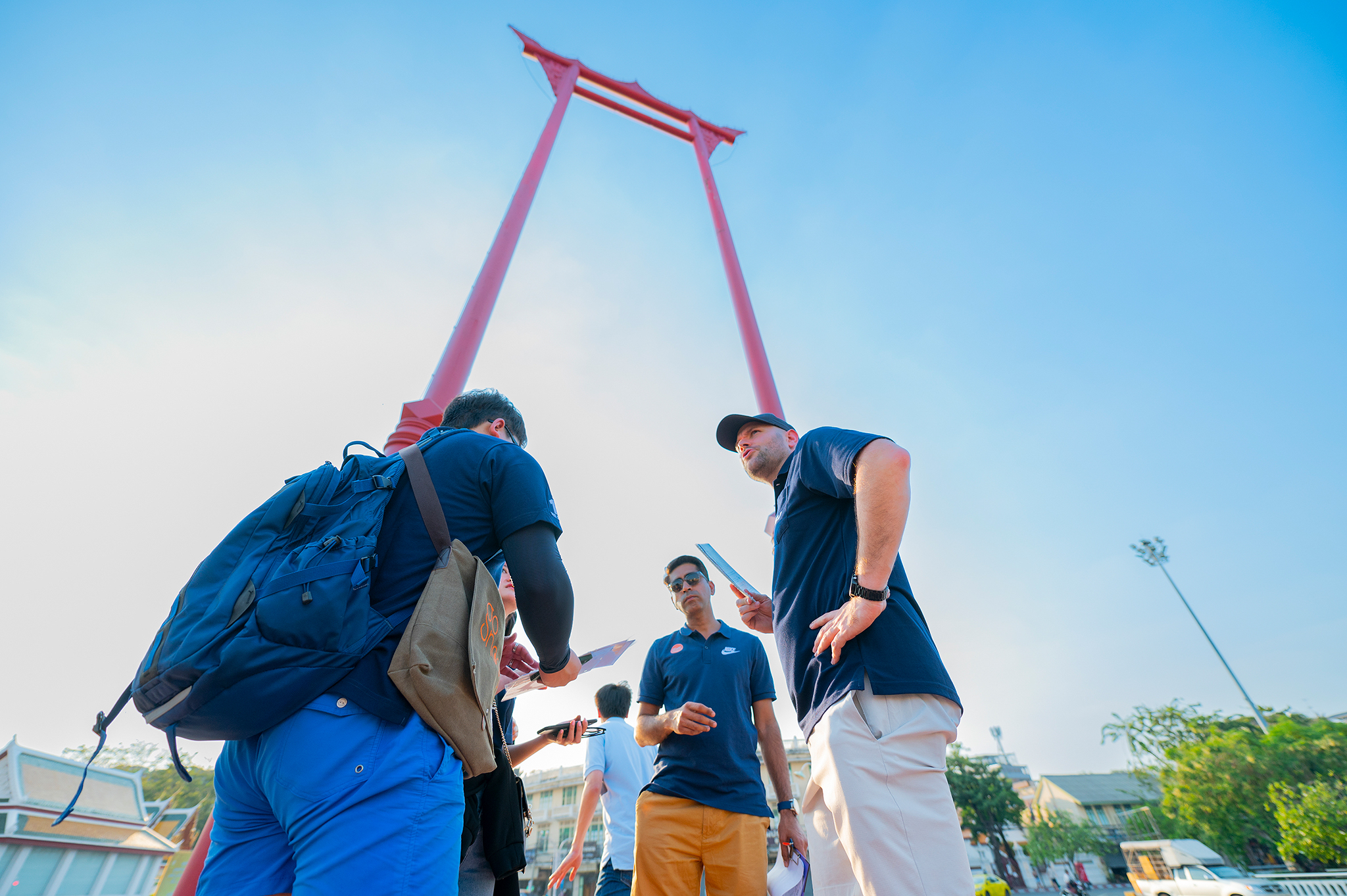 互動且詳細的路書和遊戲線索，方便團隊協作和探索當地