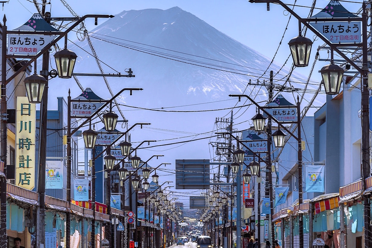 日川時計店~日式街景,觀賞富士山跟街道融合一體 日川時計店~日式街景,觀賞富士山跟街道融合一體