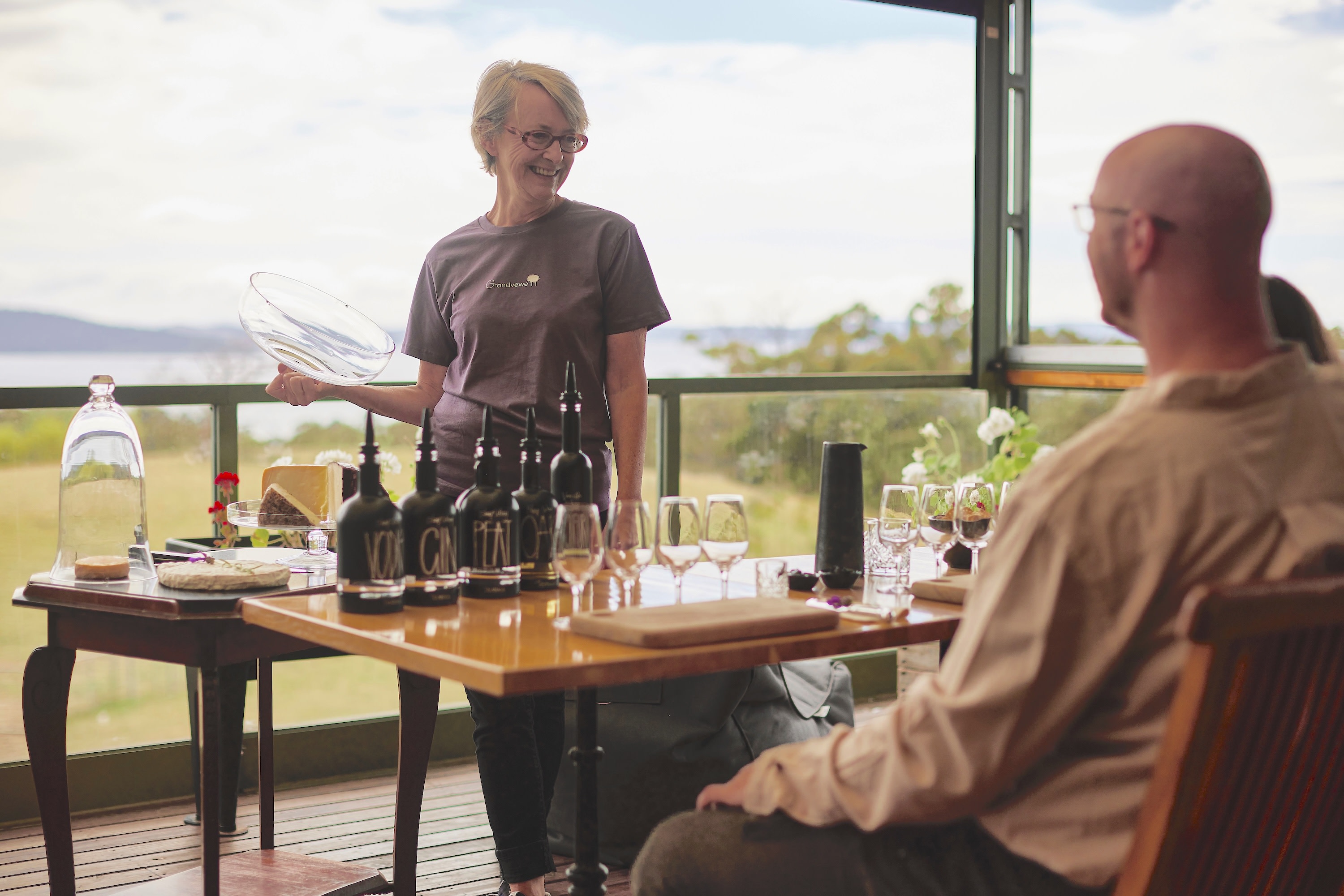 Huon Valley Safaris with Food, Cider and Gin Tour