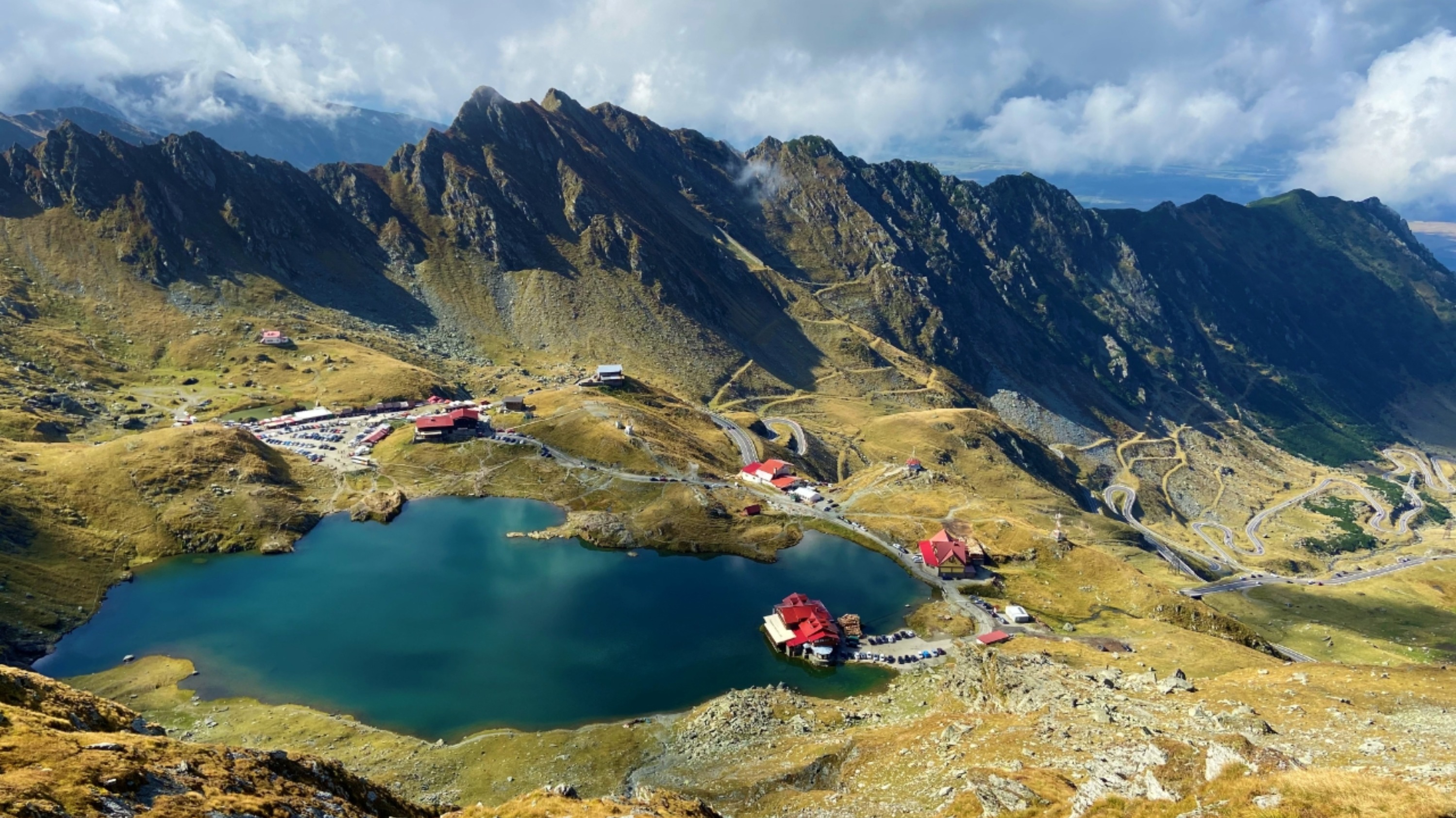 Carpathian Heights, Balea Cascada and lake hiking tour from Sibiu