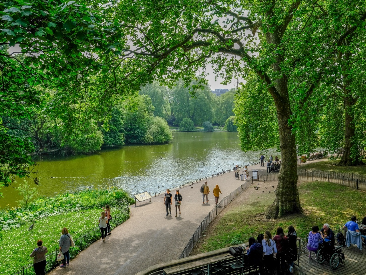 London Big City Half-day Walking Tour & Borough Market Visit