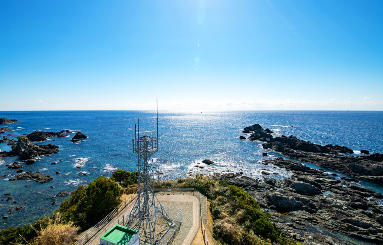 和歌山黑潮市場·白濱円月島·千畳敷·三段壁·潮岬·熊野古道·那智勝浦漁港二日遊｜大阪出發