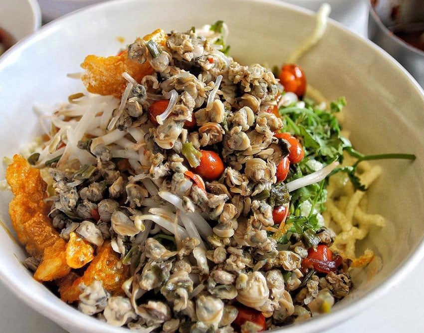HUE CITY SIGHTSEEING AND FOOD TOUR BY MOTORBIKE