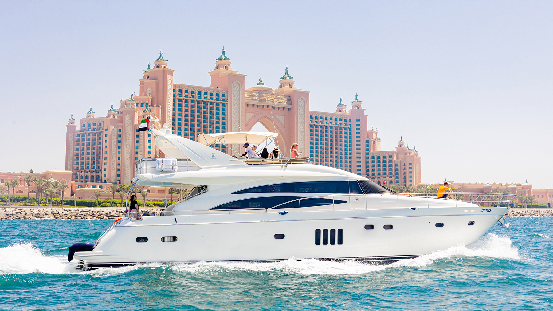 The Dubai Luxury Yacht Tour with BBQ in Dubai