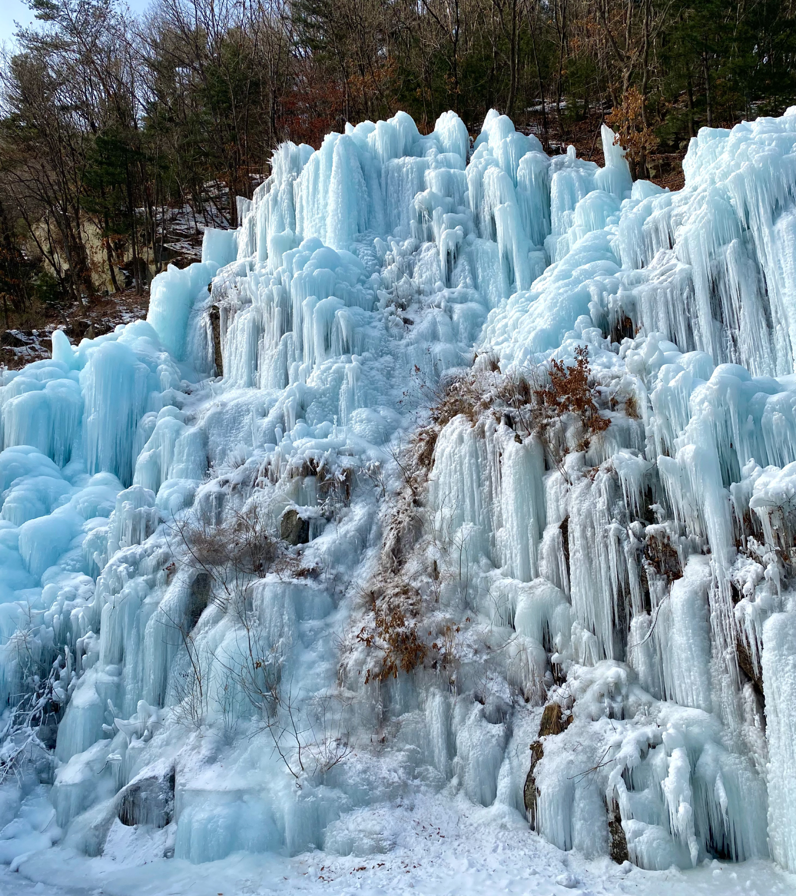 位於加平的Eobi Valley是當地知名的自然寶藏，設有精心打造的步道，沿著噴泉蜿蜒穿梭於山谷間，讓您飽覽令人驚豔的景色。