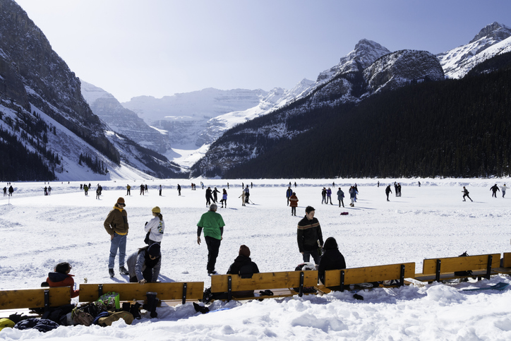 Custom Private Tour: Banff, Moraine Lake, Lake Louise & Beyond