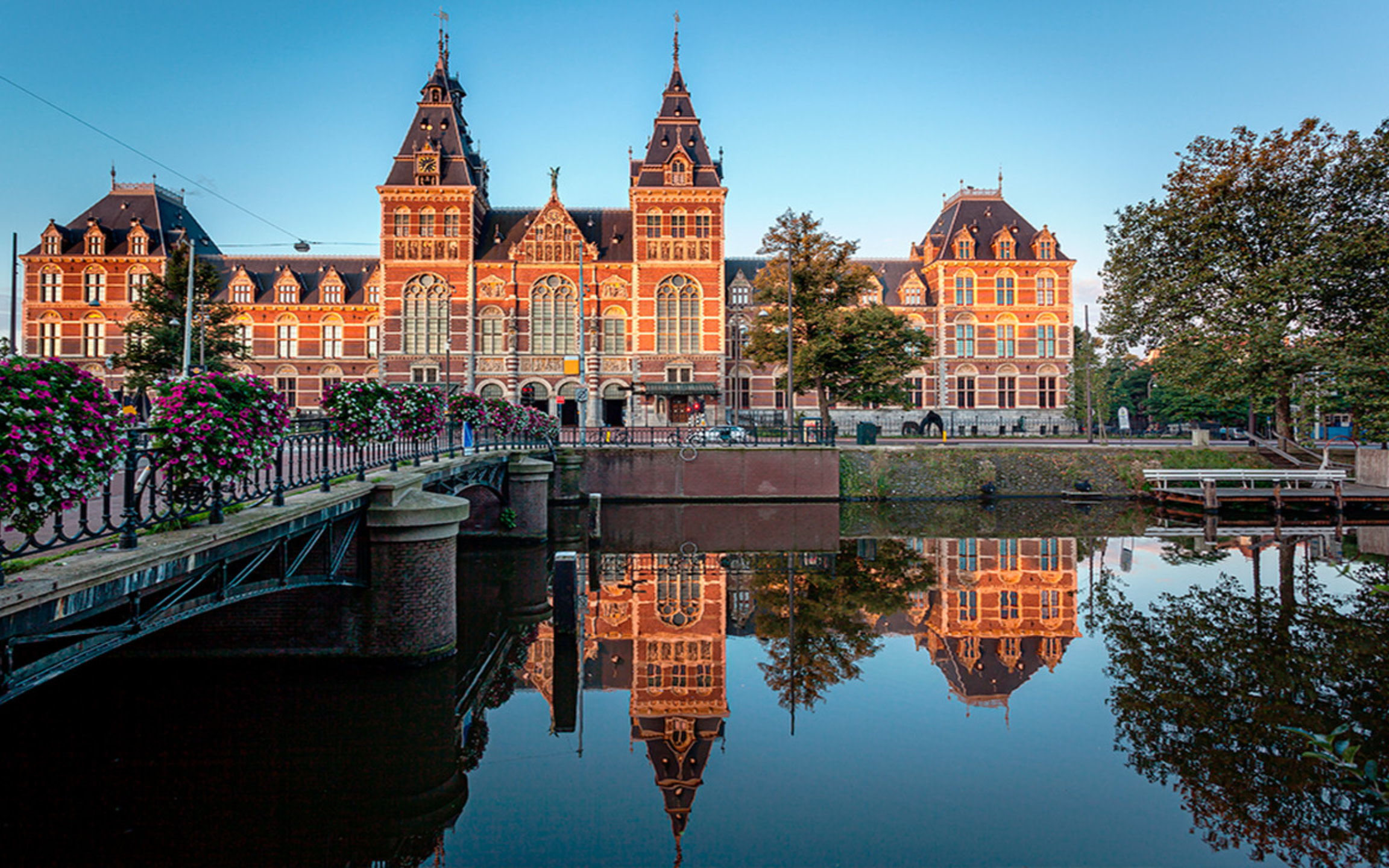 Rijksmuseum small group tour in Amsterdam 
