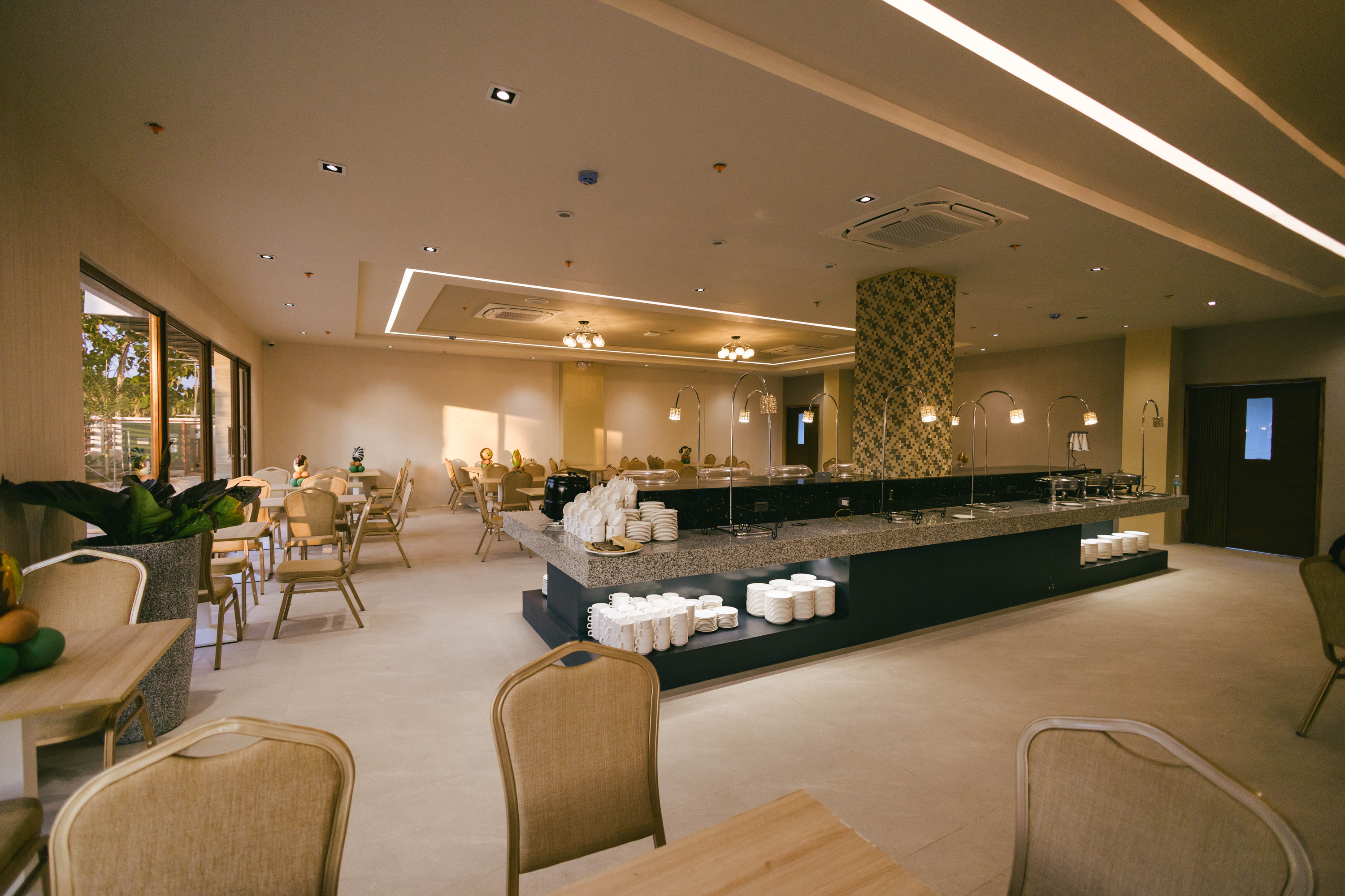 另一方面，一日通行證持有者可盡情享用免費點心，滿足您的味蕾！