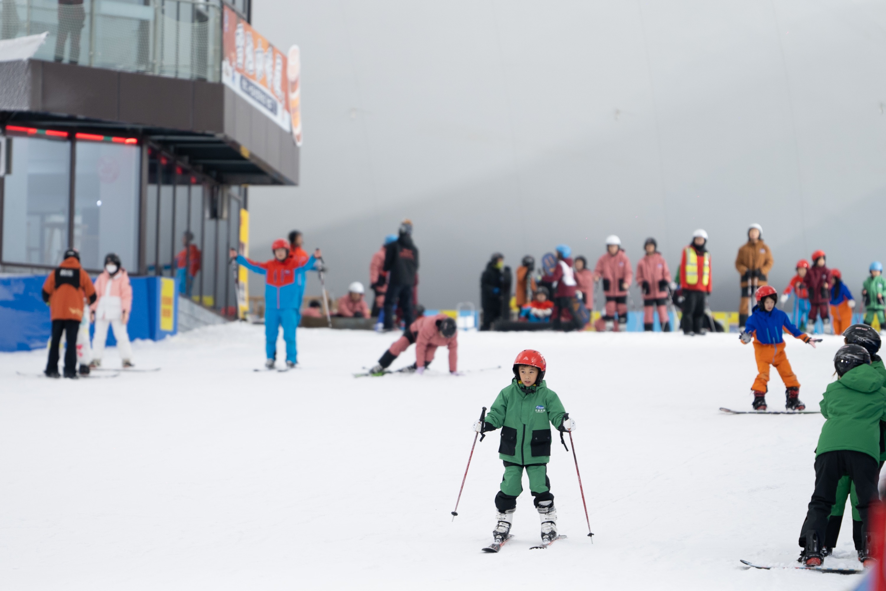 【深圳最大滑雪場】卡魯冰雪世界