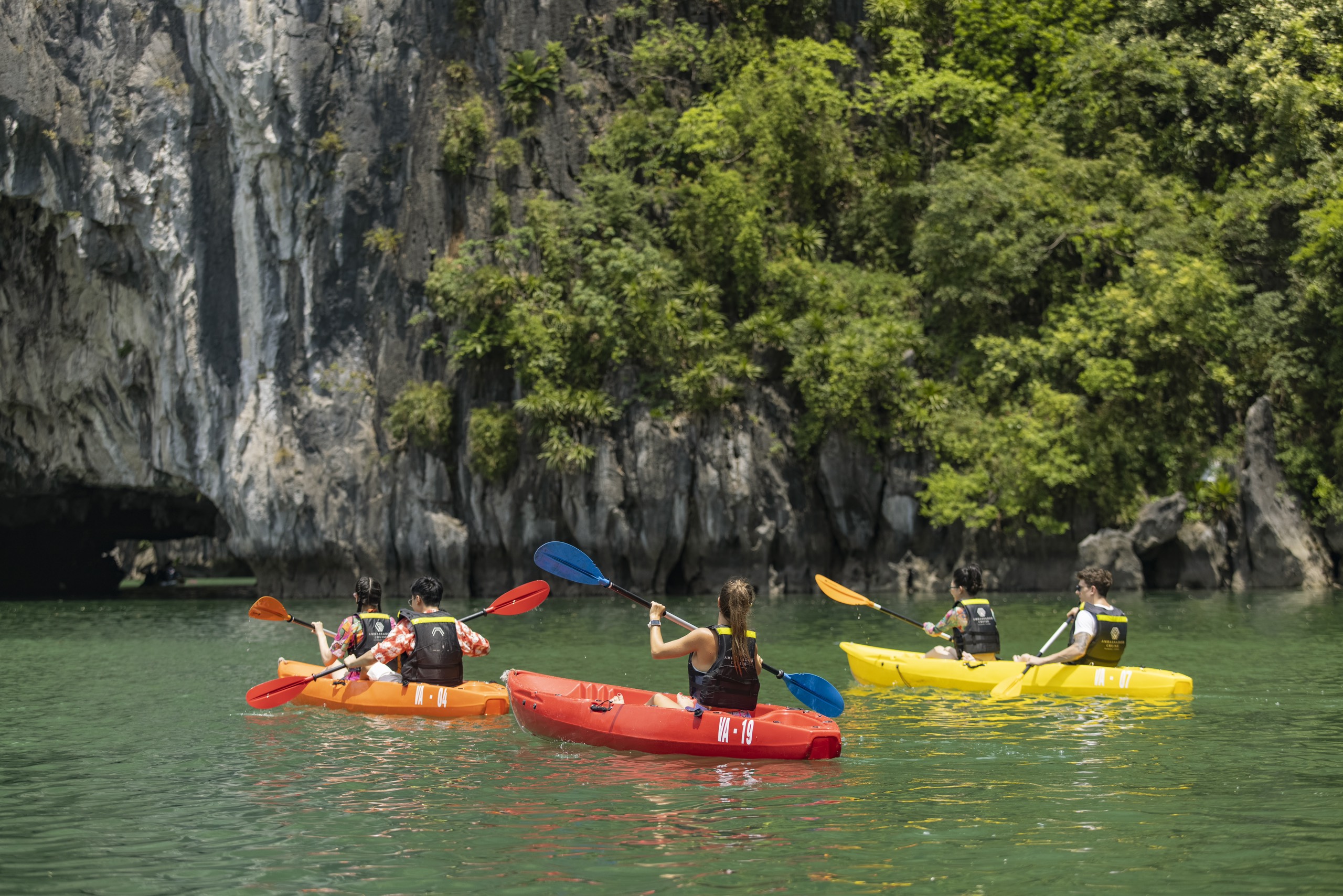 Otis Day Cruise：下龍灣 (Ha Long Bay) 驚訝洞 & 英雄島一日遊