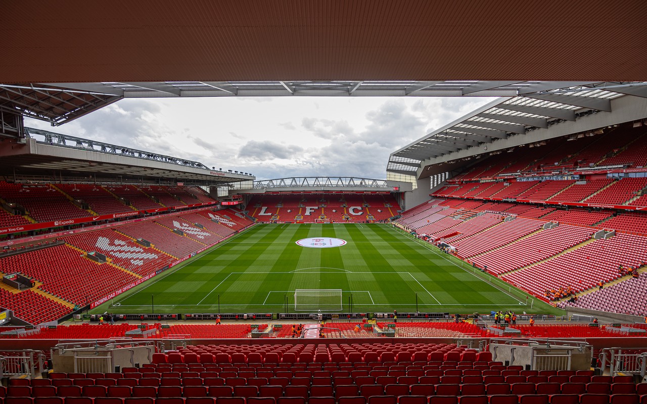 體驗安菲爾德傳奇般的氛圍，即使在完全靜止時