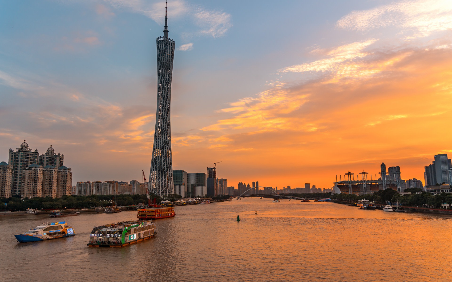 Guangzhou One-Day Customized Private Tour (English-speaking guide optional)