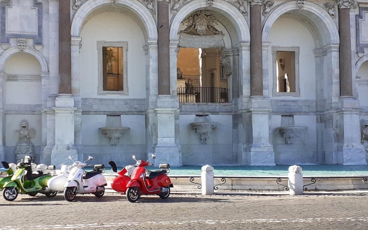 Rome Vespa Sidecar Chinese Guided Tour with Breakfast 